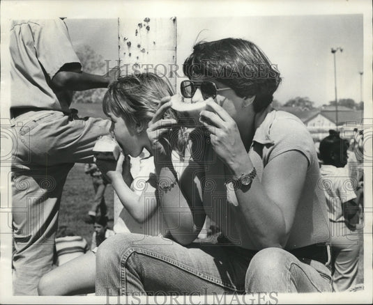 New Orleans Jazz & Heritage Festival, Attendees Take a Break to Eat - Historic Images