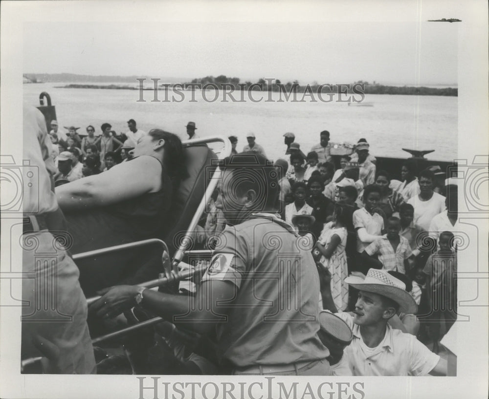 1957 Hurricane Audrey - Evacuations from Hurricane Audrey. - Historic Images