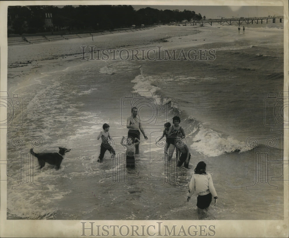 1964 Hurricane Hilda- Lakefront waves scene. - Historic Images