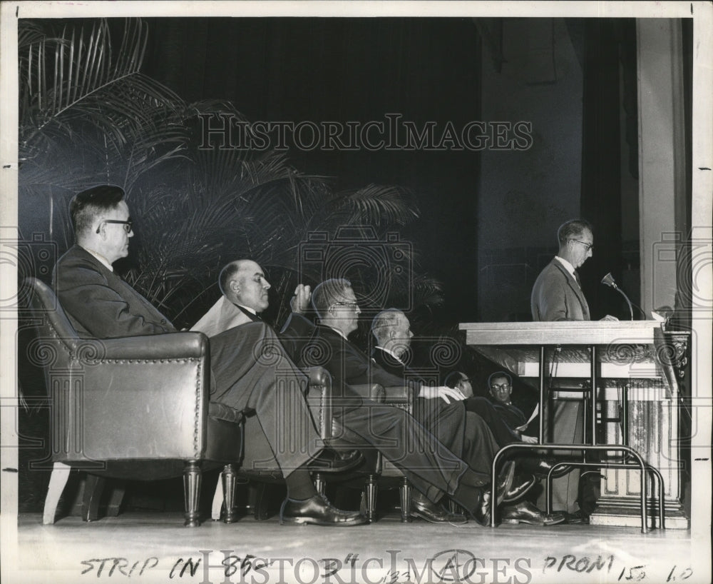 1966 Louisiana Politics-IRS&#39; Chester A. Usry addresses tax meeting. - Historic Images