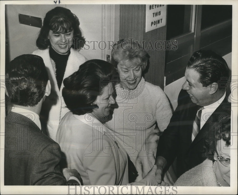 1965 Hurricane Betsy- &#39;Spectacular&#39; guests - Historic Images