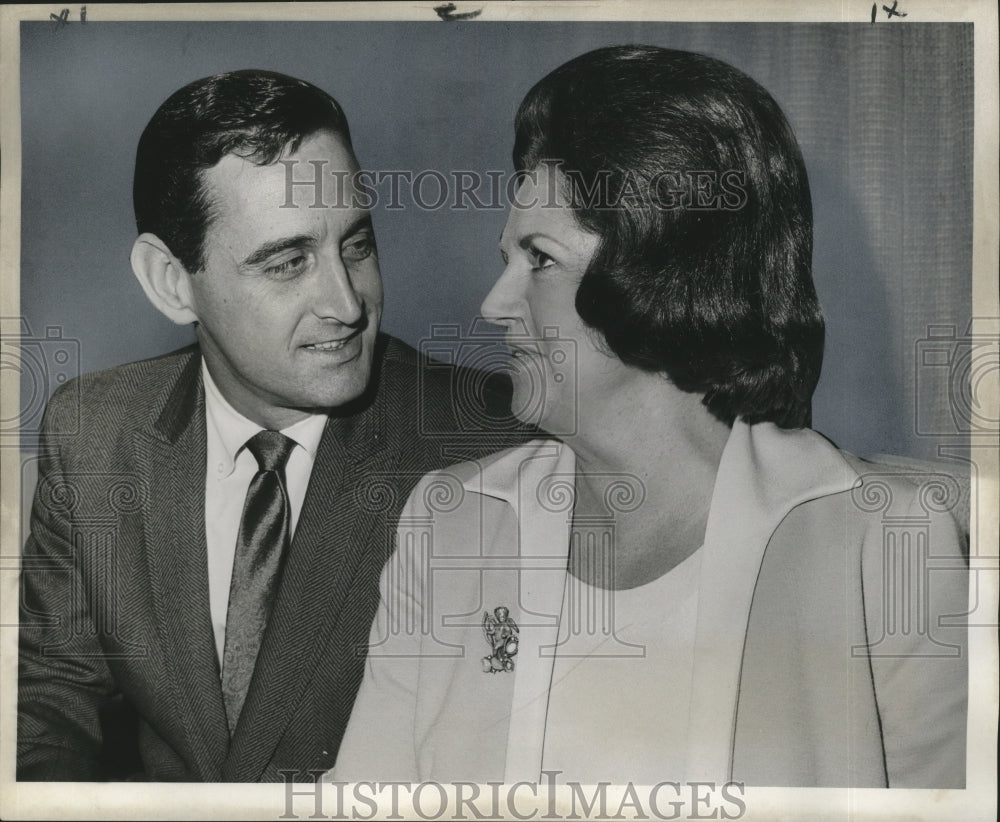 1965 Press Photo Hurricane Betsy Show- Steve Lord and Hermione Baddeley- Historic Images