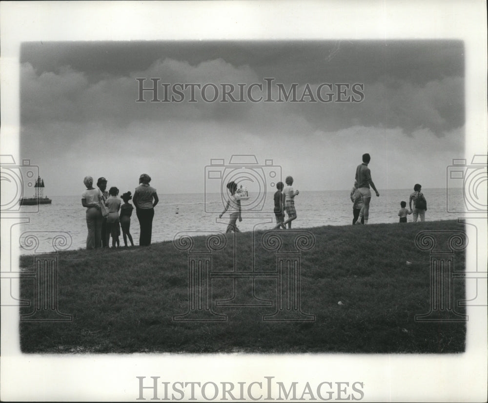 1987 Hurricane Babe- Hurricane watch - Historic Images