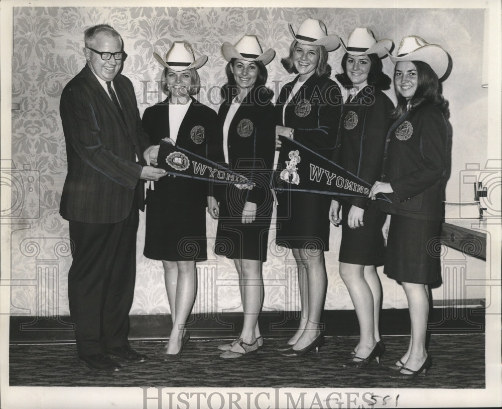 1967 Press Photo Sugar Bowl- Wyoming University President to be Dr. Wm. Carlson - Historic Images