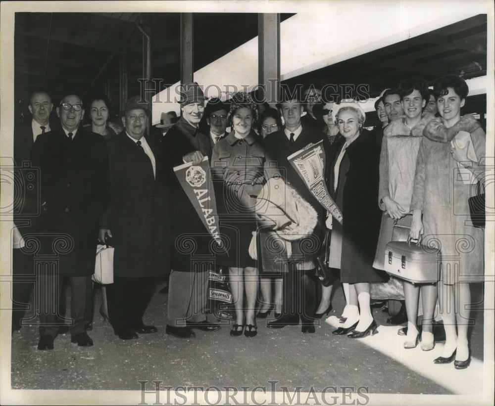 1966 Sugar Bowl - Fans From Louisville, Kentucky Arrive at UPT - Historic Images
