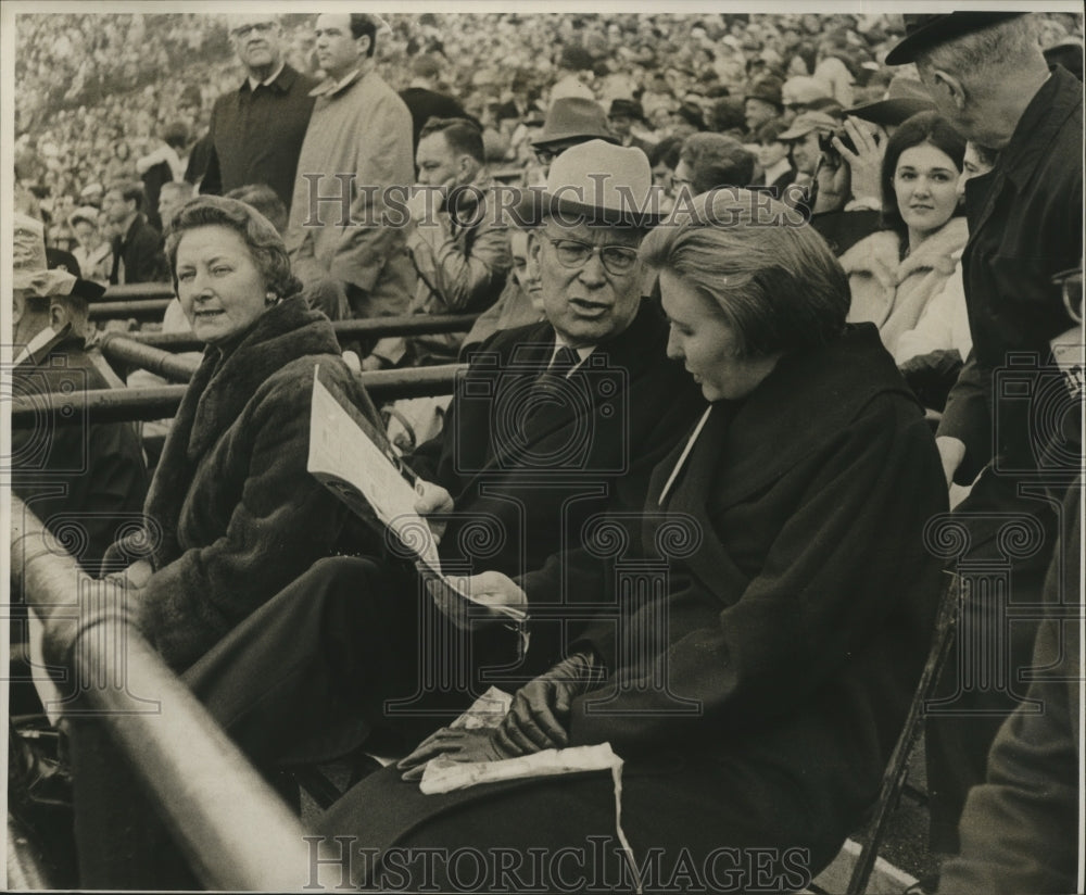1967 Press Photo Sugar Bowl - Senator H. Rusk, Wife &amp; Daughter at the Game - Historic Images