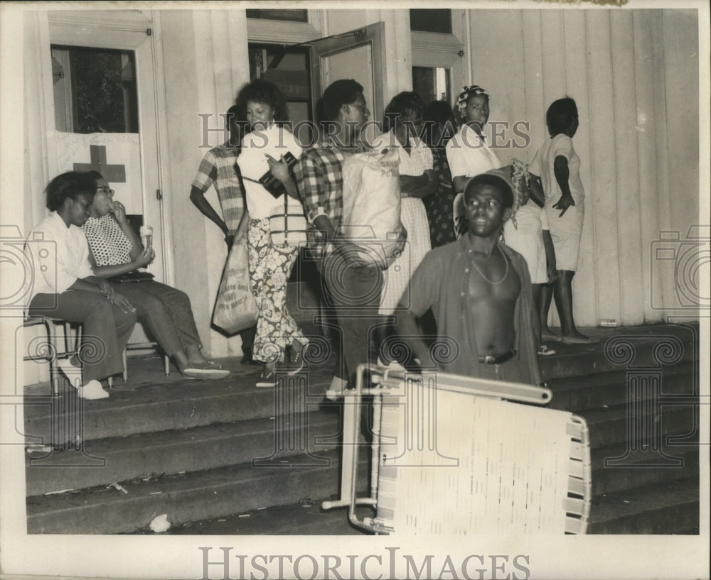 1969 Press Photo Hurricane Camille- Refugees from storm. - noa04202 - Historic Images