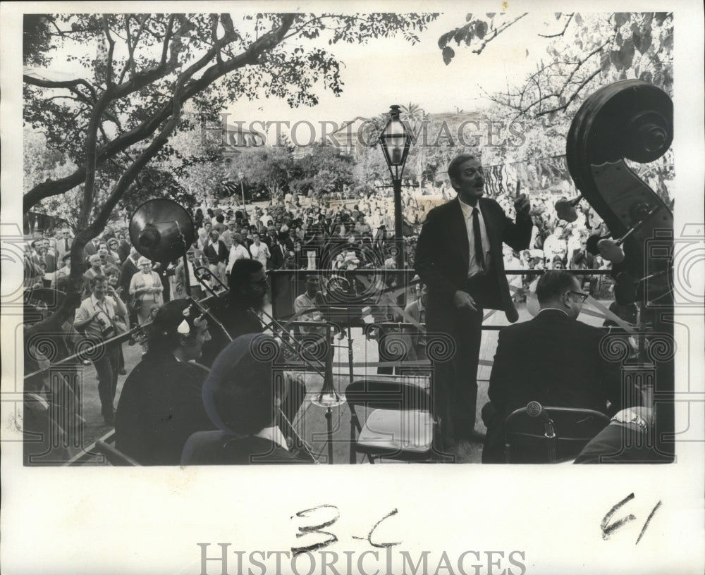 1972 Press Photo New Orleans - Crawford Ferguson Night Owls at Jackson Square - Historic Images