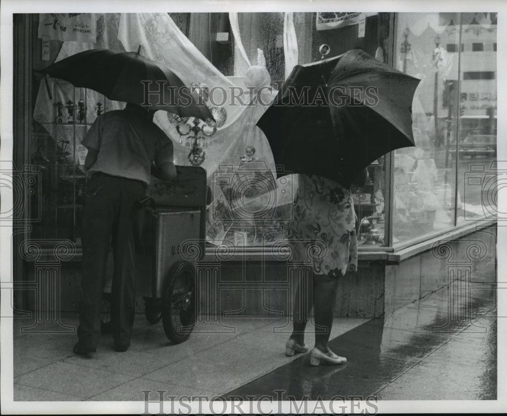 1971 Press Photo Hurricane Edith- Wind and rain - noa04355 - Historic Images