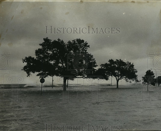 1975 Press Photo Hurricane Eloise, Heavy Flooding Occurring During Storm - Historic Images