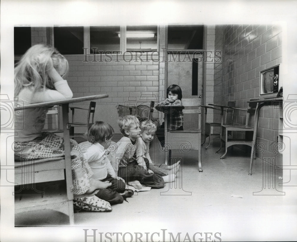 1975 Press Photo Chalmette Senoir High School children - noa04456 - Historic Images