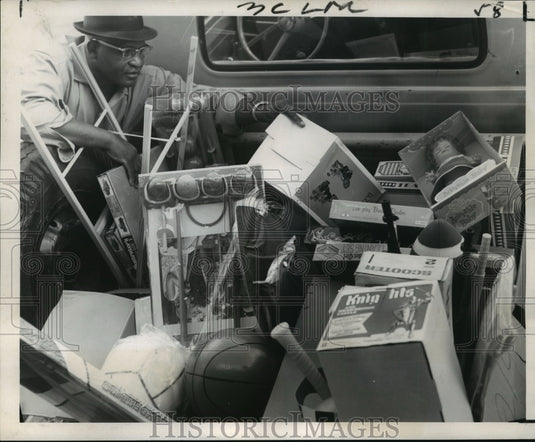 1967 Press Photo Toys from the Doll & Toy Fund fundraiser - noa04541- Historic Images