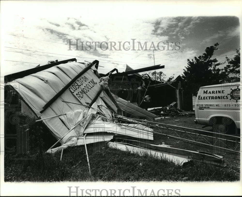 1979 Press Photo Hurricane Frederic- Damaged Business closed for remodeling. - Historic Images