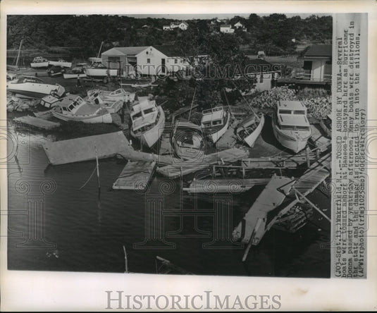 1960 Press Photo Hurricane Donna - Boats Tossed at Hanson's Boatyard - noa04810-Historic Images