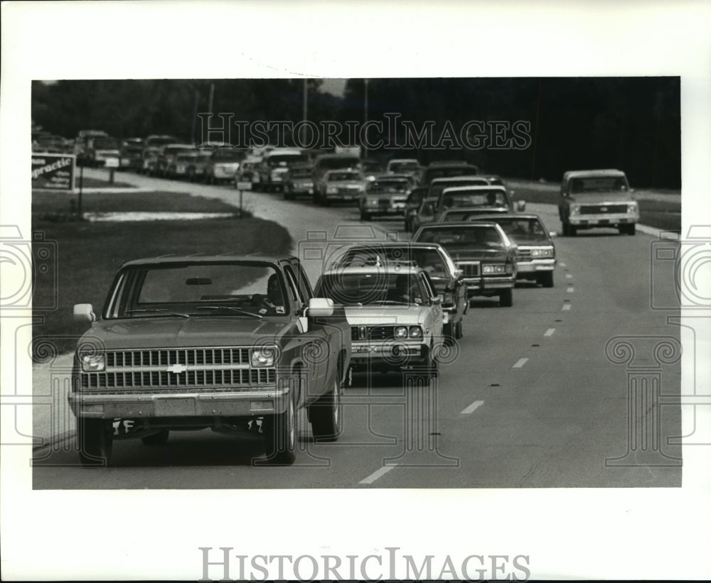 1985 Hurricane Elena - Evacuees stuck in heavy traffic New Orleans - Historic Images