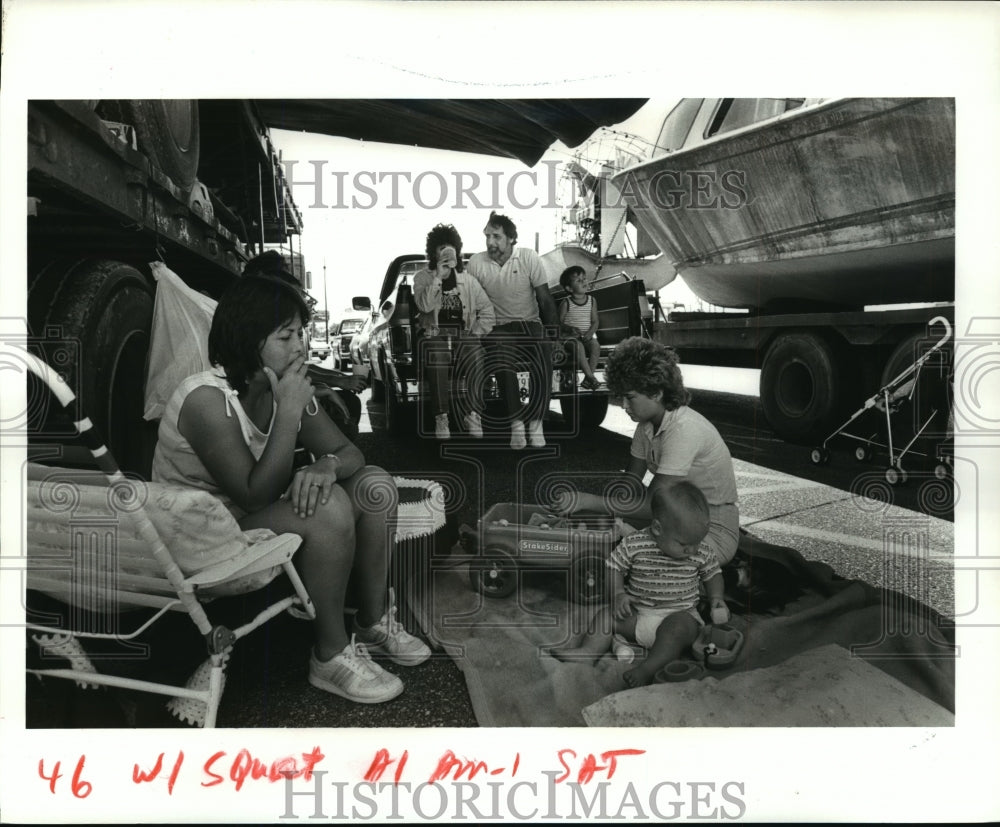 1985 Hurricane Elena - Buras Evacuees Sherry Crutchfield &amp; Family - Historic Images