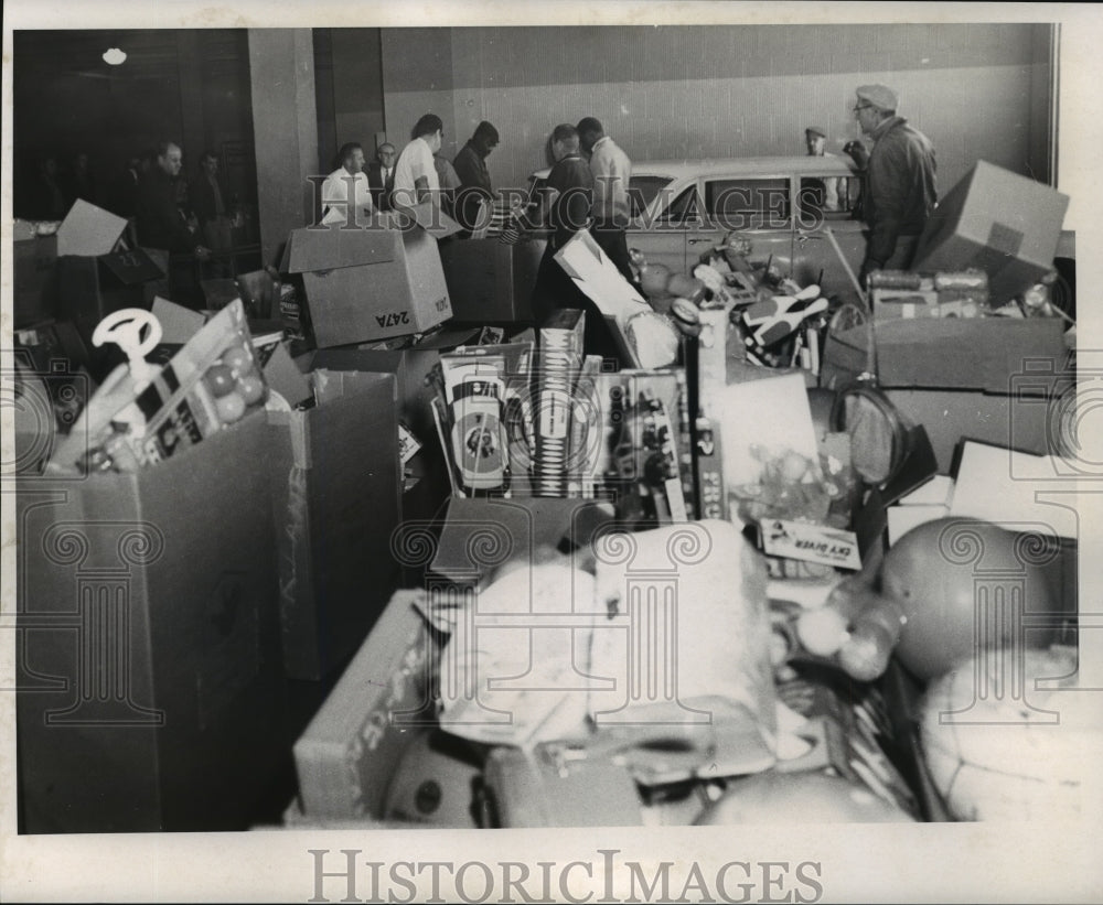 1969 Press Photo Doll and Toy Fund- Toys are gathered at Municipal Auditorium. - Historic Images