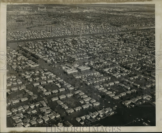 1965 Press Photo Hurricane Betsy-Carolyn Park in New Orleans Flooded - noa05172- Historic Images