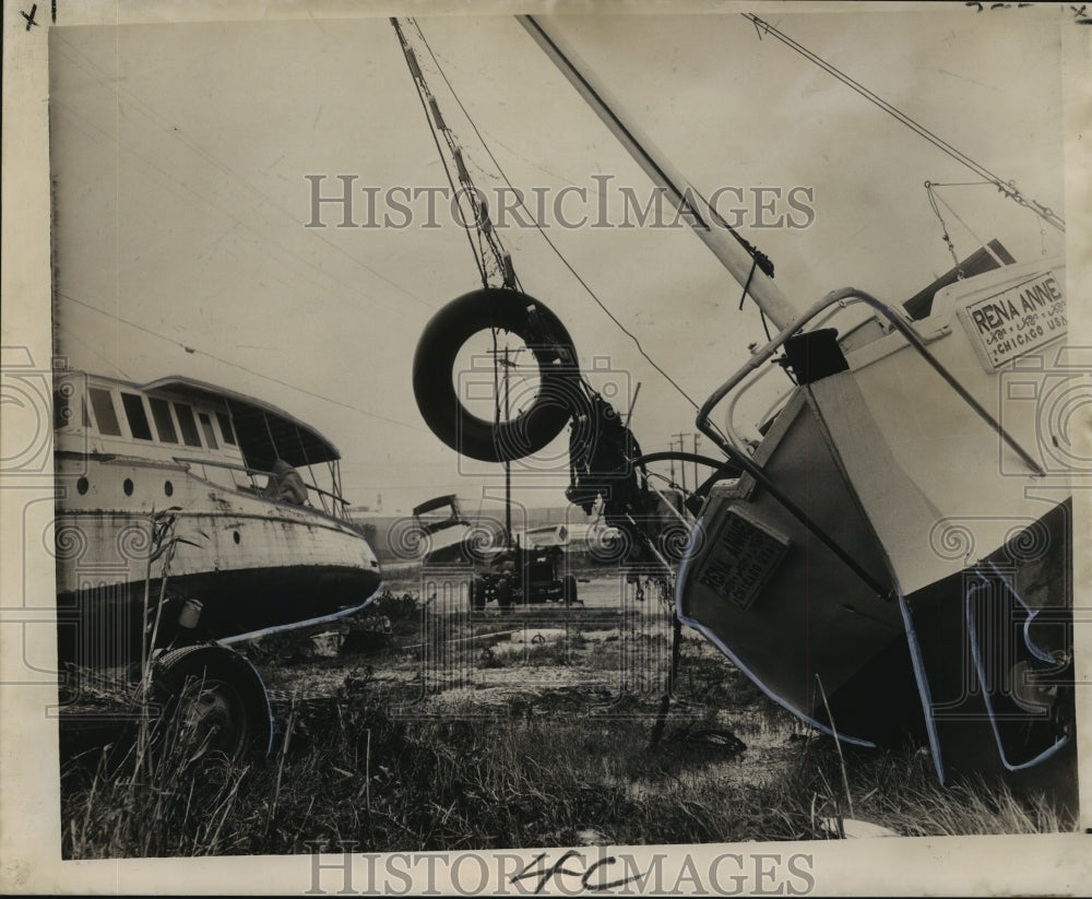 1965 Press Photo Hurricane Betsy- Boats left high and dry at Gulfport Miss.- Historic Images