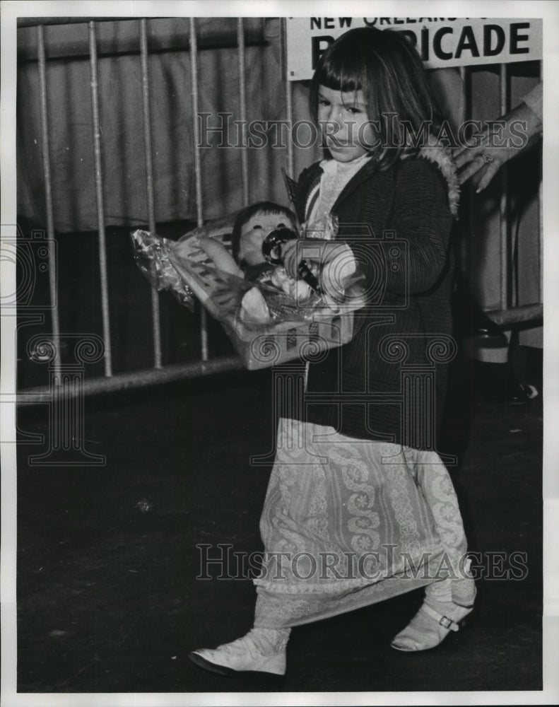 1973 Press Photo Doll and Toy Fund- Little girl with her toys. - noa05578 - Historic Images