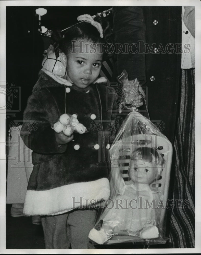 1973 Press Photo Doll and Toy Fund- Little girl with her toys. - noa05581 - Historic Images