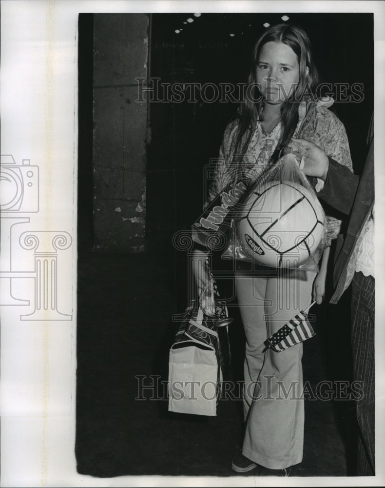 1973 Press Photo Doll and Toy Fund- Girl with her toys. - noa05584 - Historic Images