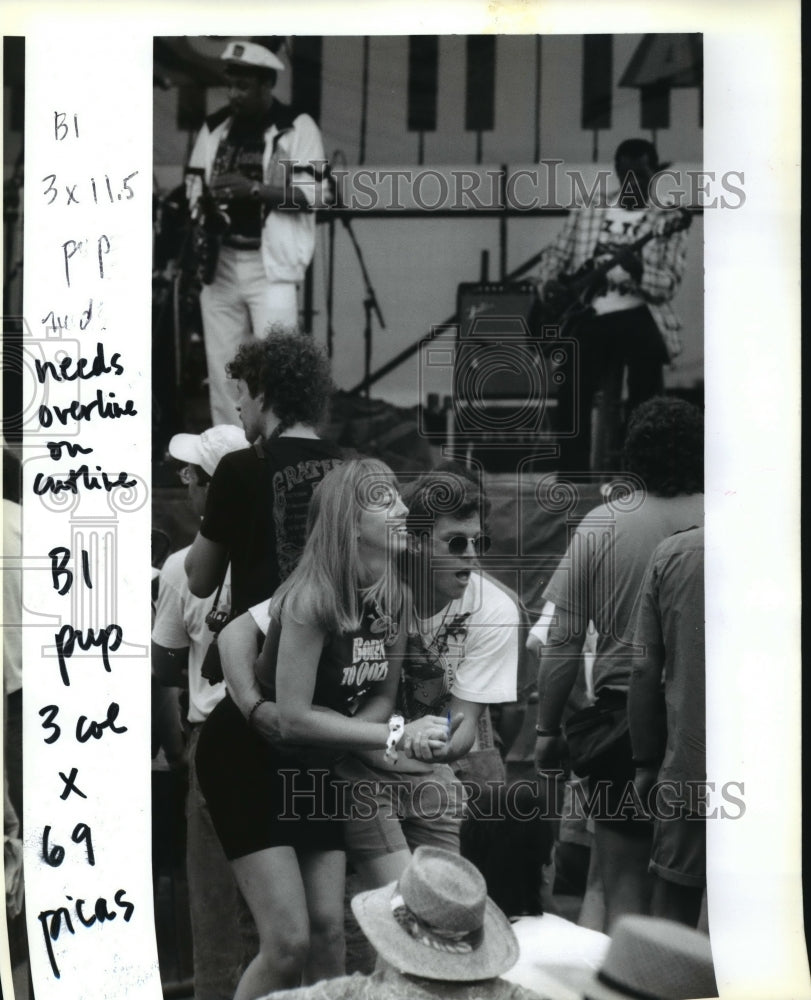 1992 New Orleans Jazz and Heritage Festival-Dancing WVUE/WNDE stage - Historic Images