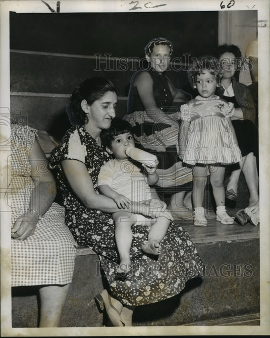 1956 Hurricane Flossy Refugees forced to leave homes.-Historic Images