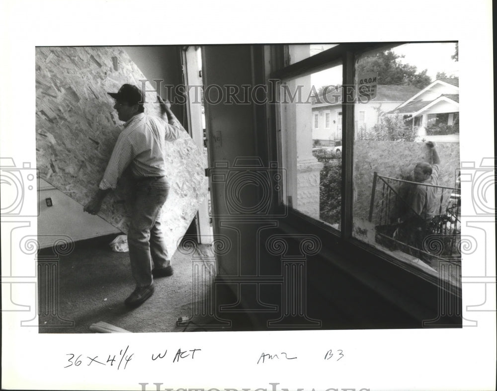 1993 Abandoned House-Civil Sheriff Paul R, Valteau Jr. boarding home - Historic Images