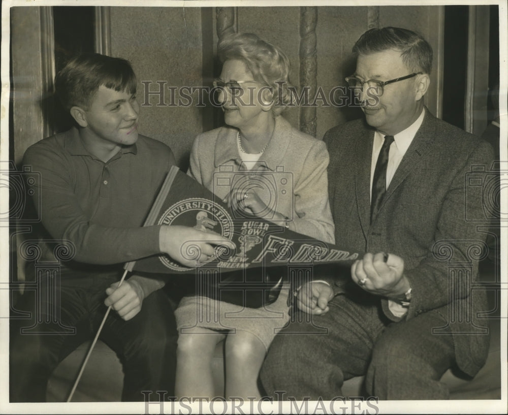 1965 Press Photo Sugar Bowl - Florida Fans Danny Gooden, Dr. & Mrs. C. Reich- Historic Images
