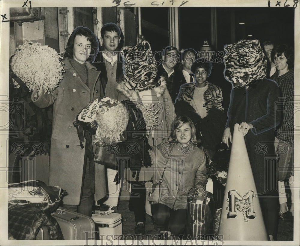 1965 Sugar Bowl- Cheerleaders, pom pom girls and band members. - Historic Images