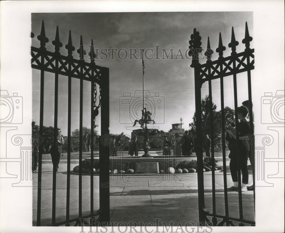 1963 New Orleans Jackson Square- Jackson Square from Chartes St. - Historic Images