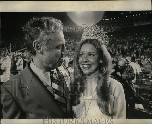 1974 Press Photo Sugar Bowl Halftime ceremony queen - noa06159 - Historic Images