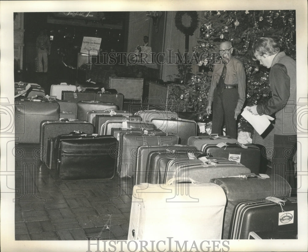 1974 Press Photo Sugar Bowl- Sugar Bowl visitors luggage at Marriott Hotel. - Historic Images