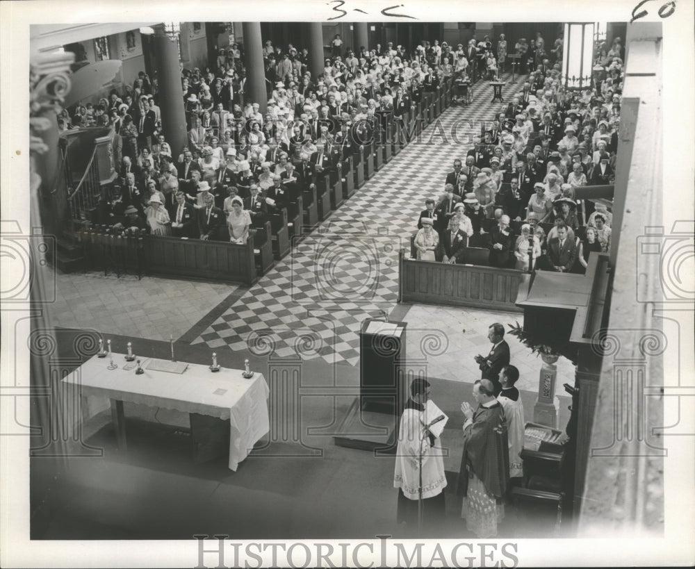 1967 Press Photo Conducting the Family Life Apostolate&#39;s Golden Anniversary Mass - Historic Images