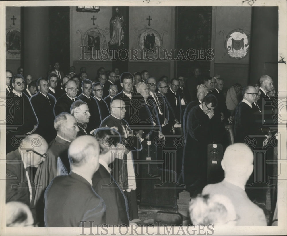 1960 Press Photo Archbishop Joseph F. Rummel and other members of clergy. - Historic Images