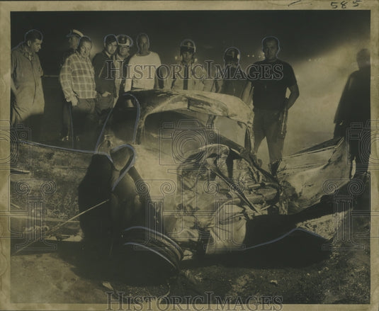 1968 Accidents- Death car for youth on Airline Hwy., Kenner overpass - Historic Images
