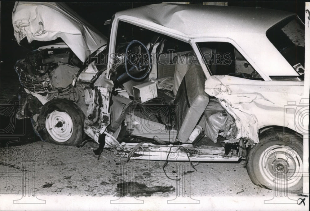 1966 Car wreck near Lake Pontchartrain Causeway - Historic Images