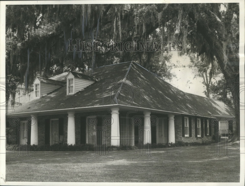 1966 Acadian Dwelling in Lafayette Louisiana - Historic Images