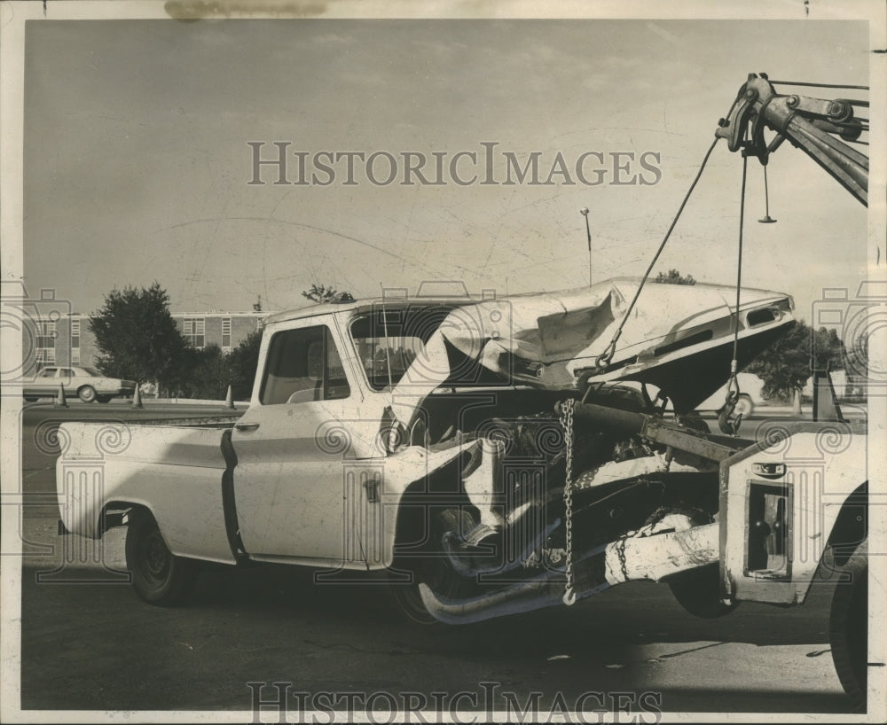 1966 Press Photo Accidents- Dump truck smashed front of this pick-up truck. - Historic Images