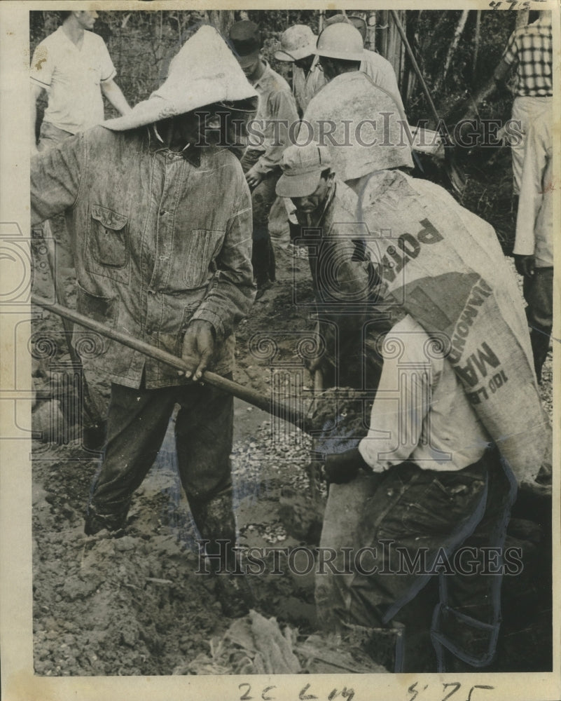 1961 Press Photo Hurricane Carla - Sandbags Prepared for Threatened Weswego - Historic Images