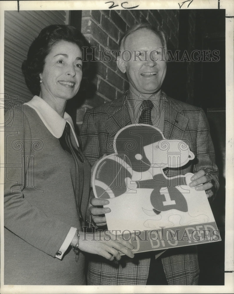 1972 Press Photo Sugar Bowl- Dean and Mrs. Roy Troutt of Norman Oklahoma. - Historic Images