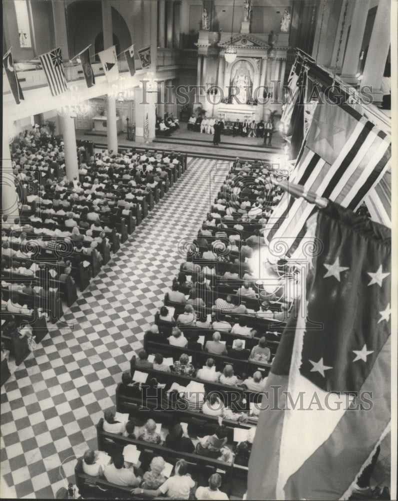 1976 Churches - Crowd at St. Louis Cathedral Mass in New Orleans - Historic Images