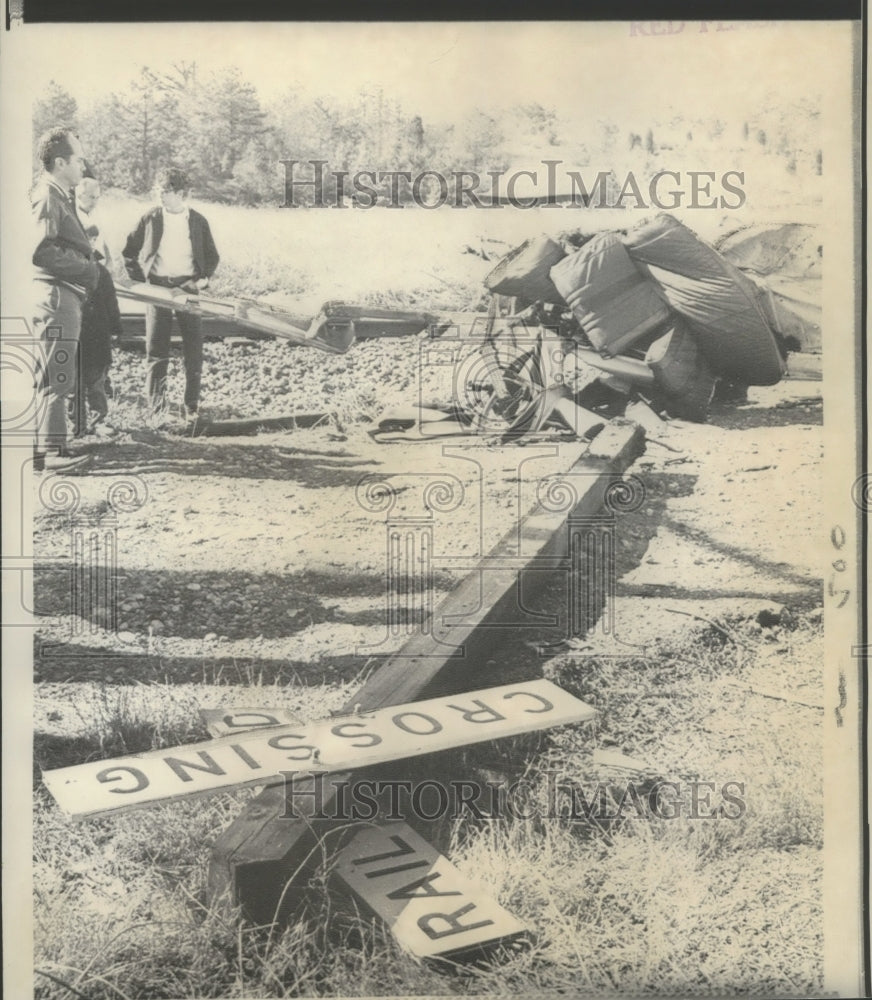1968 Press Photo Accidents - Wreckage of Car Hit By a Train in Chattanooga - Historic Images