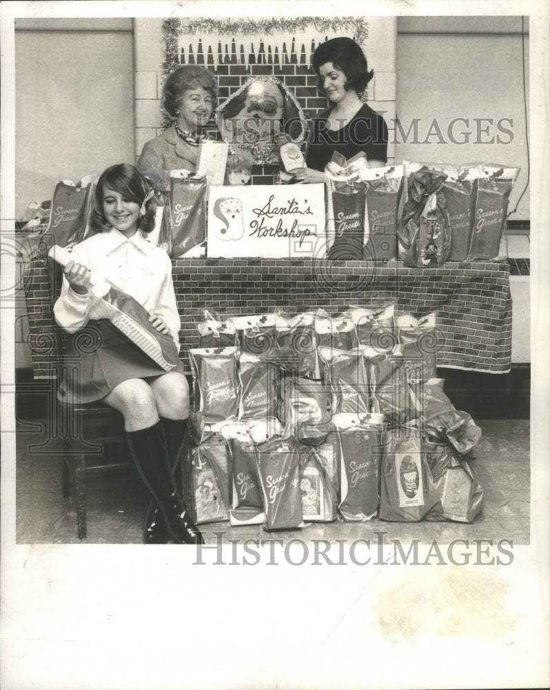 1969 New Orleans - Krewe of Jovials Members Sort Gifts for Hospitals - Historic Images