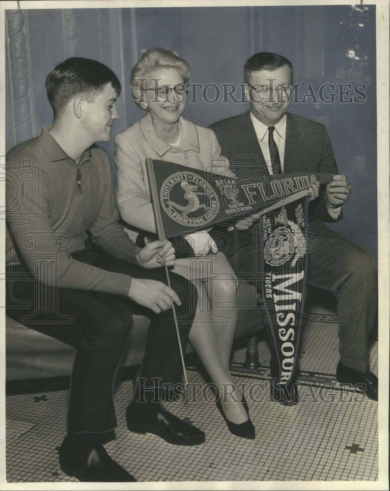 1965 Press Photo Dr. and Mrs. Clarence Reisch Brought Nephew to Sugar Bowl - Historic Images