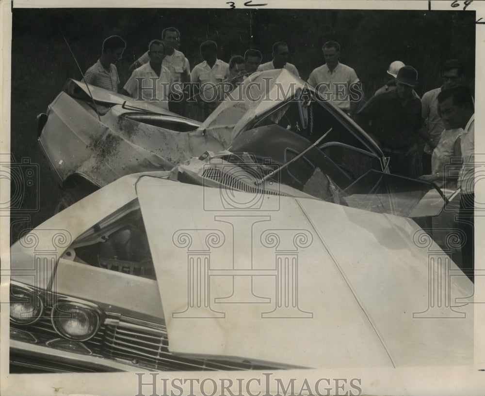 1966 Press Photo Accidents- Twisted wreckage is all that remains of car. - Historic Images