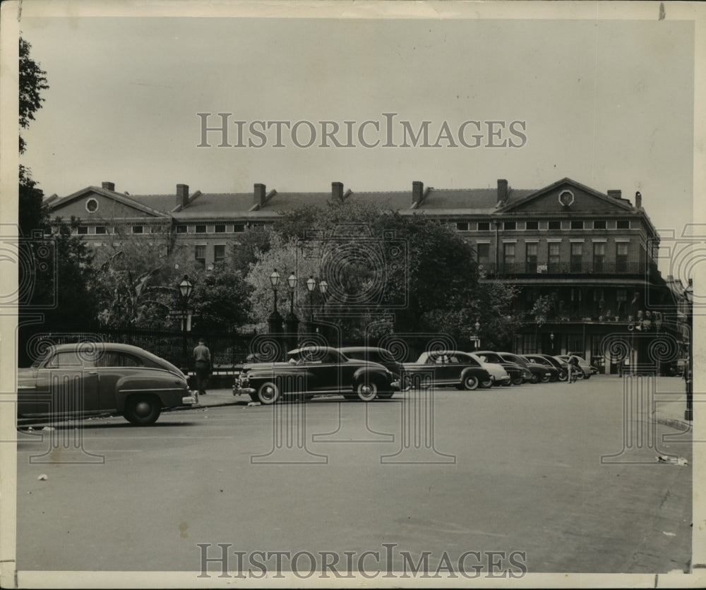 1948 New Orleans Jackson Square Pontalba Building. - Historic Images