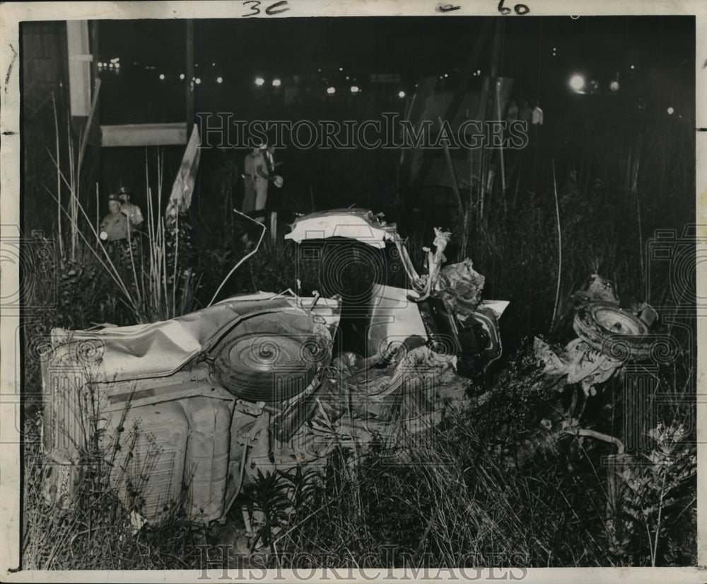 1963 Accidents - Fatal crash on Airline Highway in St Charles Parish - Historic Images