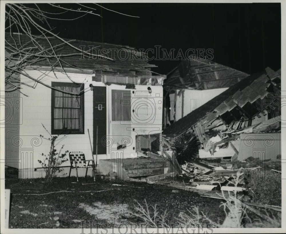 1967 Press Photo Plane Crash into Skaggs home leaving family not seriously hurt - Historic Images